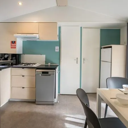 Mobil Avec Terrasse Au à Granges-aumontzey - Api-1-52-299 Camping *